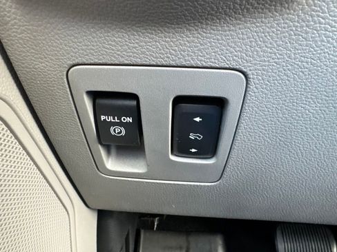 Used 2019 Ford F150 XLT w/ Equipment Group 302A Luxury AWD/4WD image 21