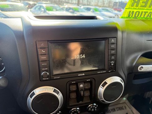 Used 2012 Jeep Wrangler Unlimited Sahara w/ Connectivity Group image 14