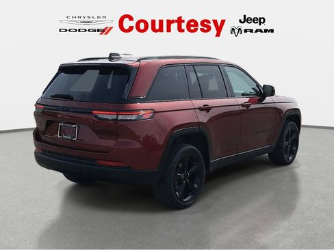 Certified 2023 Jeep Grand Cherokee Altitude AWD/4WD image 4