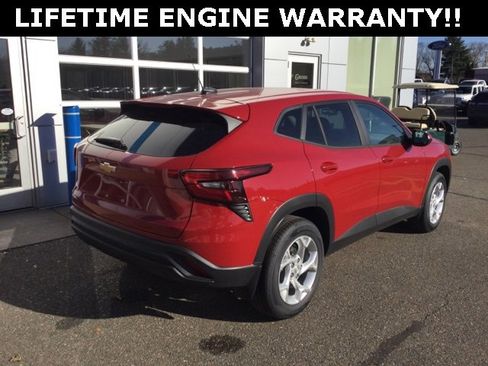 New 2026 Chevrolet Trax LS w/ LS Convenience Package image 7