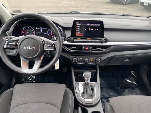 Used 2022 Kia Forte LXS image 13