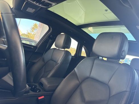 Used 2023 Porsche Macan image 22