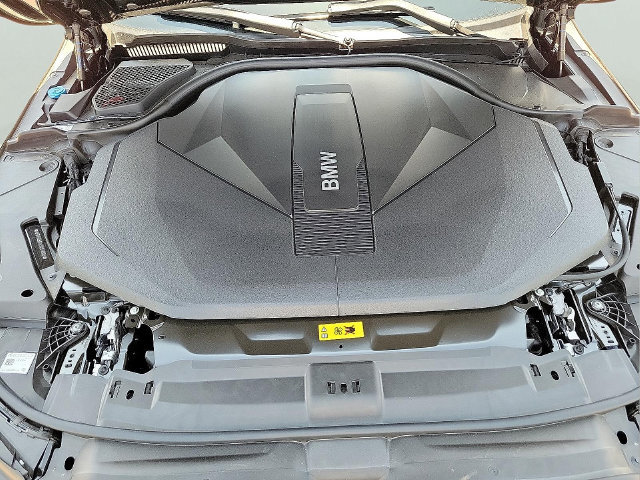 Used 2027 BMW i5 eDrive40 w/ M Sport Package RWD image 12