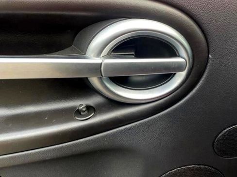 Used 2005 Chevrolet SSR w/ Preferred Equipment Group image 7