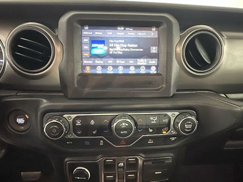 Used 2023 Jeep Wrangler Unlimited w/ Cold Weather Group AWD/4WD image 27