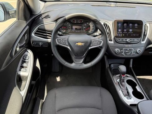 Used 2025 Chevrolet Malibu RS FWD image 20
