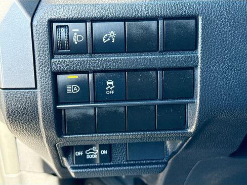 Used 2025 Toyota Tacoma SR5 image 33