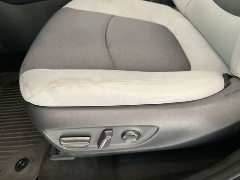 Used 2023 Toyota RAV4 XLE w/ Convenience Package AWD/4WD image 12