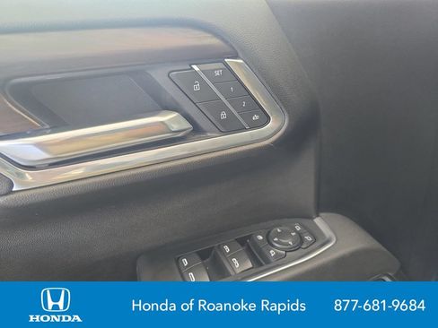 Used 2025 GMC Sierra 1500 SLT AWD/4WD image 11