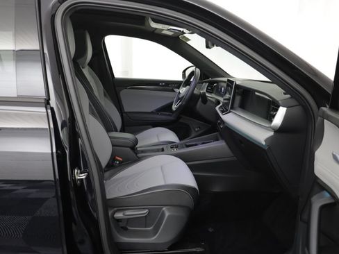 Used 2026 Volkswagen Tiguan SE R-Line AWD/4WD image 17