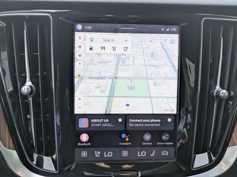 Used 2025 Volvo V60 B5 Cross Country Plus image 22