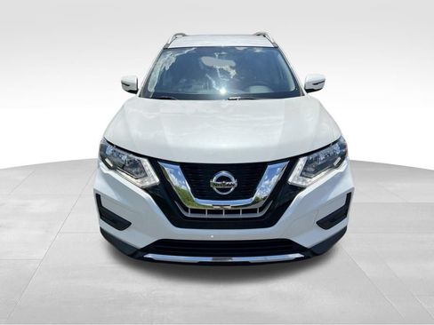 Used 2017 Nissan Rogue SV FWD image 3