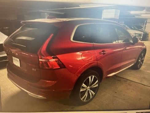 Used 2023 Volvo XC60 B5 Plus w/ Climate Package image 2