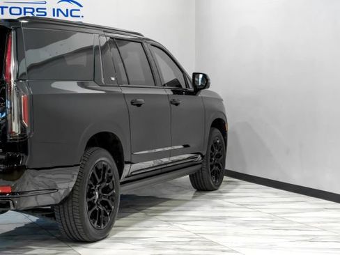 Used 2022 Cadillac Escalade ESV Sport Platinum w/ Heavy-Duty Trailer Package AWD/4WD image 14
