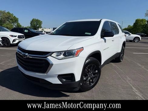 Used 2020 Chevrolet Traverse LS FWD image 1