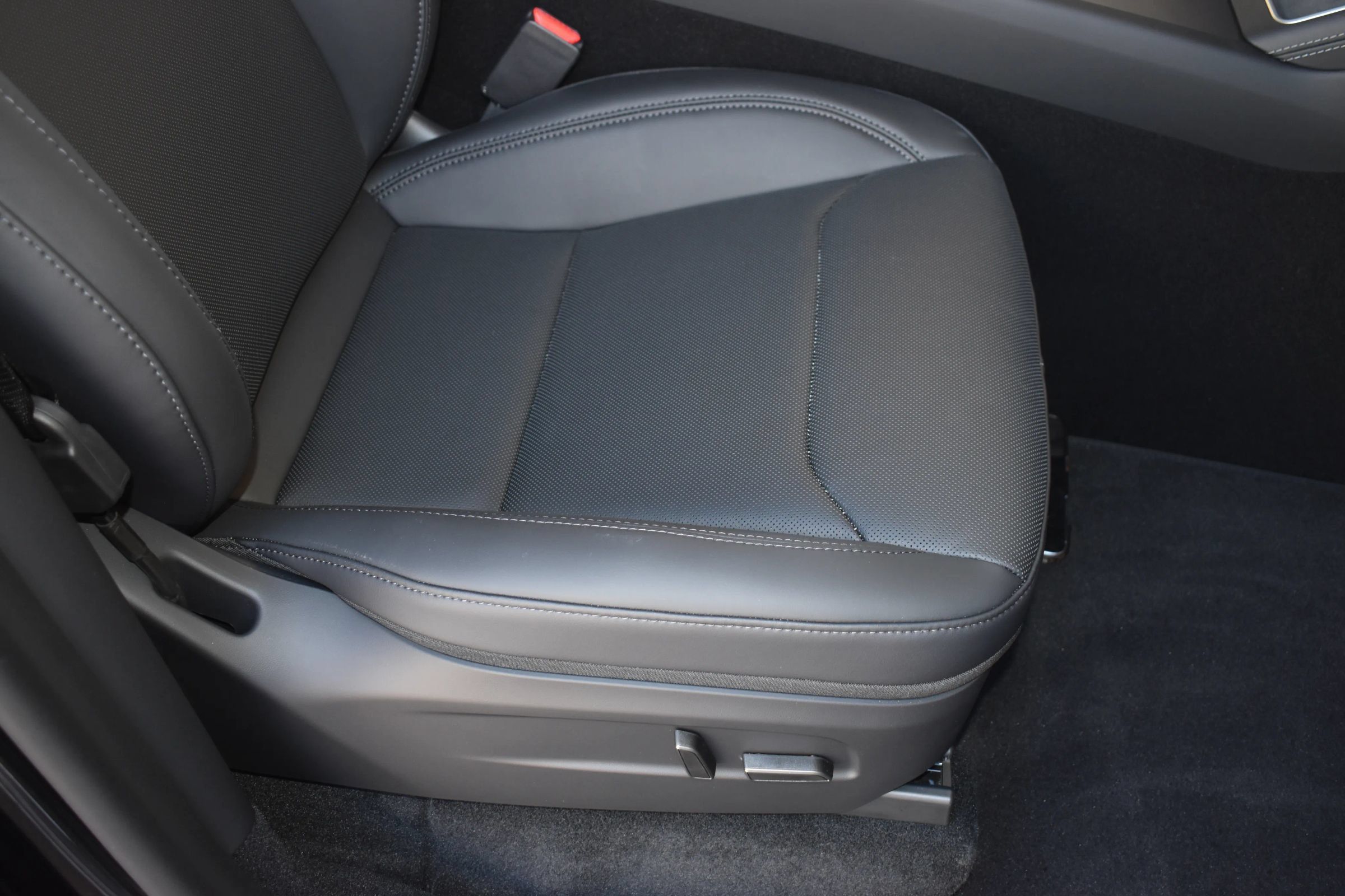 Used 2026 Tesla Model Y 2WD image 15