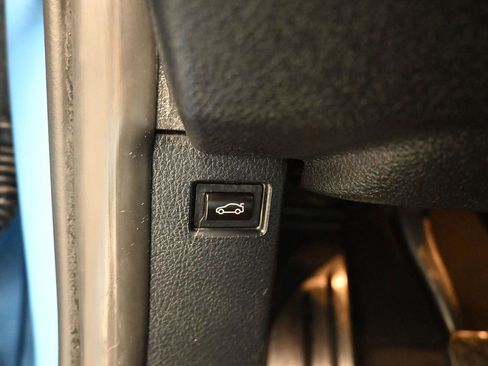 Used 2018 BMW M3 RWD image 27