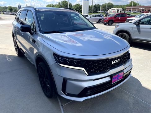 Used 2022 Kia Sorento SX AWD/4WD image 4