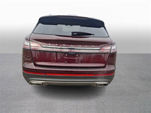 Used 2022 Lincoln Nautilus Reserve image 5