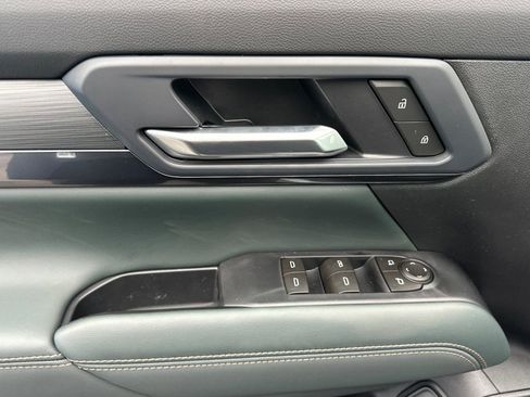 New 2026 GMC Terrain AT4 w/ Technology Package II AWD/4WD image 9