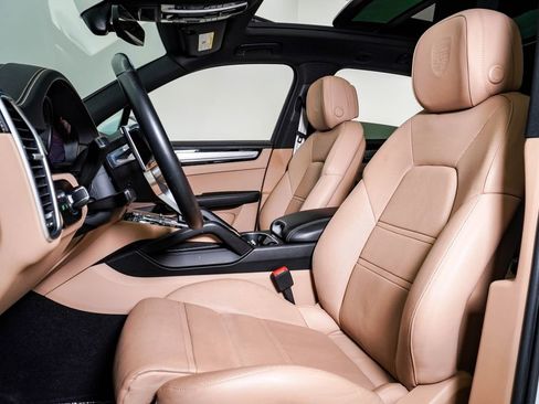 Certified 2023 Porsche Cayenne S Platinum image 5