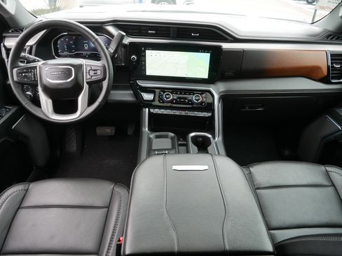 Used 2024 GMC Sierra 2500 Denali w/ Denali Reserve Package image 10