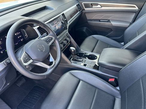 Certified 2023 Volkswagen Atlas SE w/ Panoramic Sunroof Package image 10