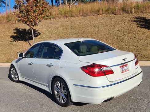 Used 2013 Hyundai Genesis 3.8 w/ Premium Pkg image 8