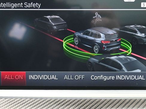 Used 2020 BMW X5 M Competition image 16