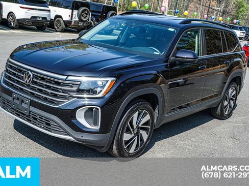 Used 2025 Volkswagen Atlas SE image 15