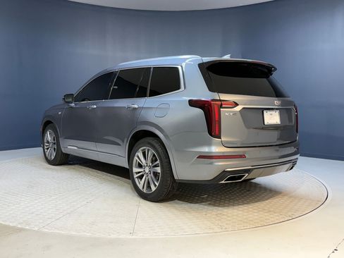 Used 2021 Cadillac XT6 Premium Luxury image 3