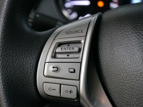 Used 2016 Nissan Rogue SV w/ SV Premium Package FWD image 11