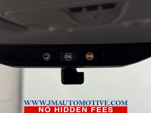 Used 2017 Chevrolet Traverse LT w/ Style and Technology Package image 36