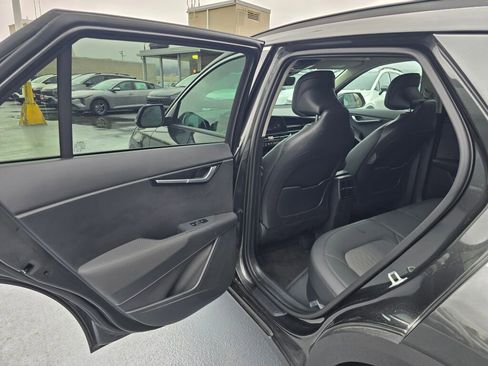 Used 2023 Kia Niro EX w/ EX Cold Weather Package image 15