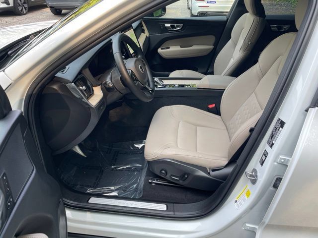 Certified 2026 Volvo XC60 B5 Plus AWD/4WD image 10