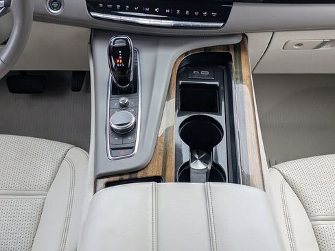 Certified 2022 Cadillac Escalade Premium Luxury Platinum image 20