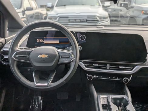 Certified 2025 Chevrolet Equinox EV LT image 18