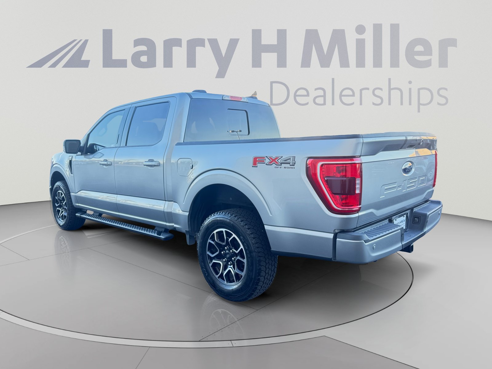 Used 2022 Ford F150 XLT w/ Equipment Group 302A High AWD/4WD image 3