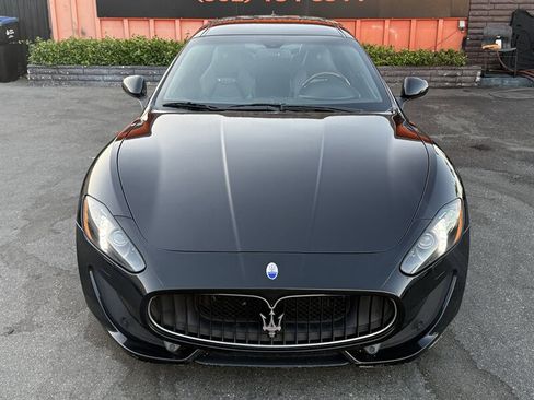 Used 2013 Maserati GranTurismo Sport image 2