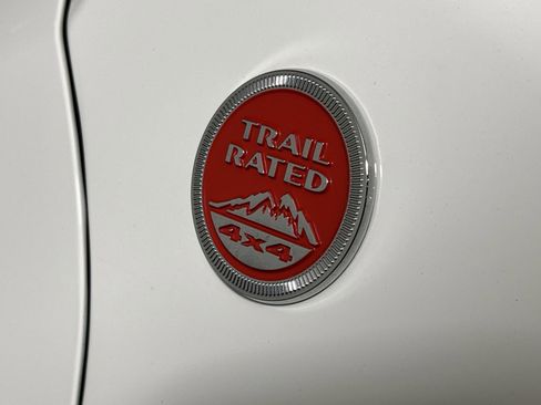 Used 2023 Jeep Renegade Trailhawk image 27