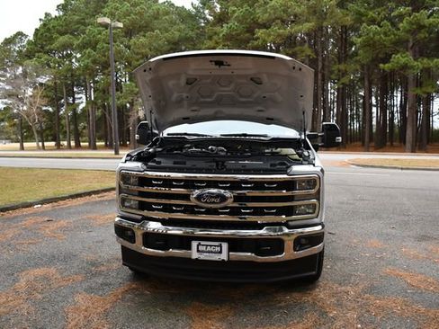 Used 2025 Ford F250 Lariat w/ FX4 Off-Road Package image 20