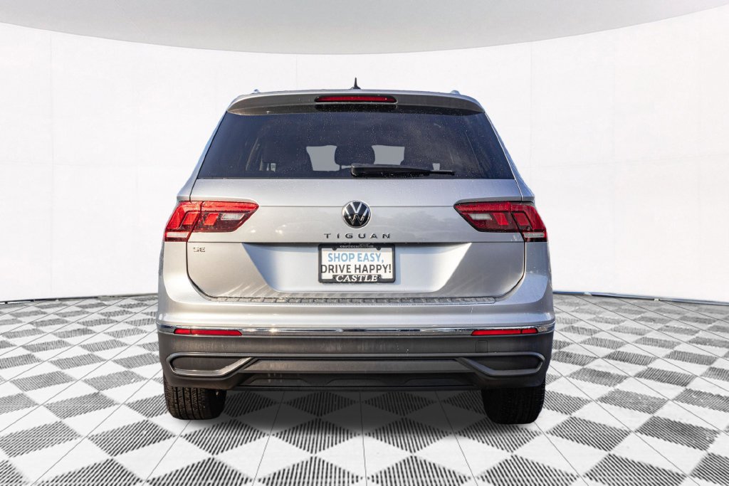 Certified 2023 Volkswagen Tiguan SE w/ Panoramic Sunroof Package FWD image 9