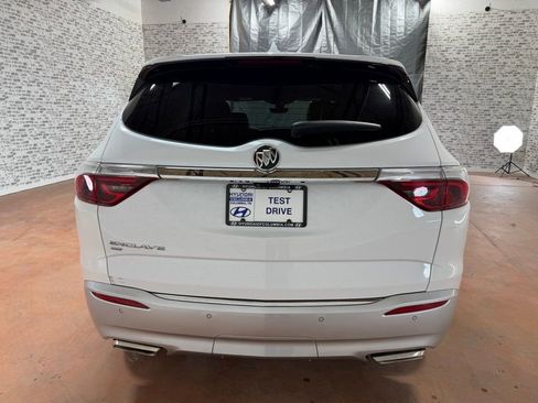 Used 2024 Buick Enclave Premium image 5
