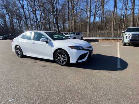 Used 2023 Toyota Camry SE image 8