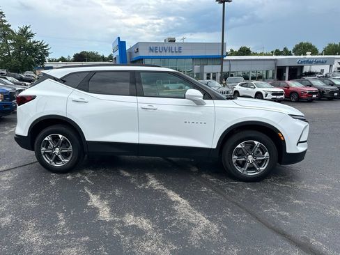 Certified 2025 Chevrolet Blazer LT w/ Convenience Package FWD image 2