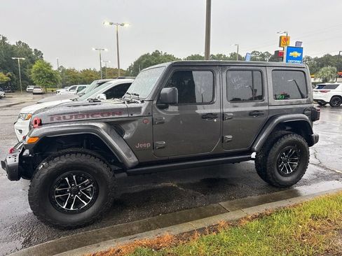 Used 2025 Jeep Wrangler Unlimited Rubicon AWD/4WD image 2