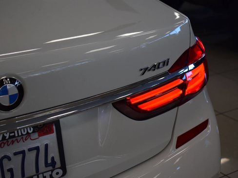Used 2016 BMW 740i image 24