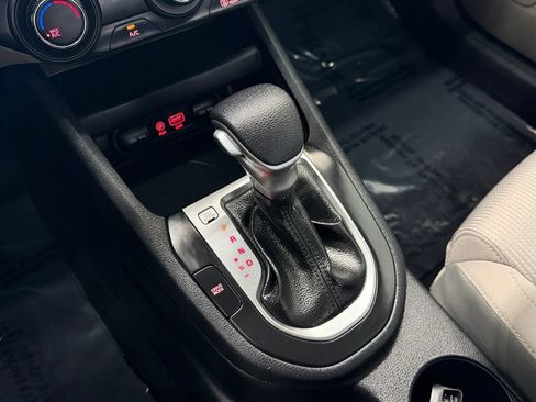 Used 2020 Kia Forte LXS FWD image 15