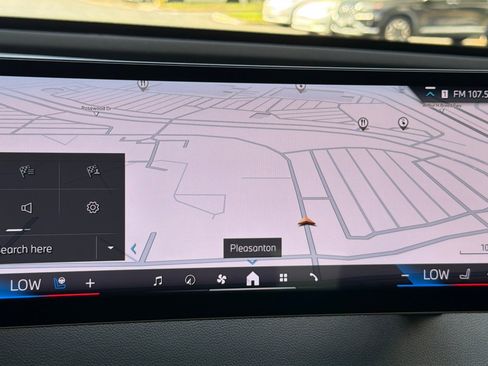 Used 2024 BMW iX xDrive50 w/ Premium Package image 26