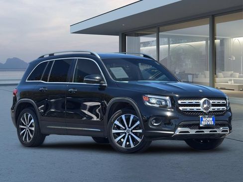Used 2022 Mercedes-Benz GLB 250 image 2